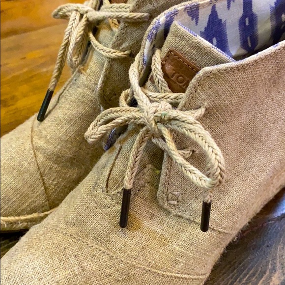 TOMS  Linen Hemp Boot Wedges! - Picture 6 of 16